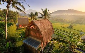 Like Living In A Romantic Balinese Painting